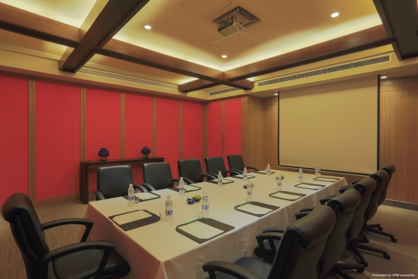 Holiday Inn & Suites MAKATI (Makati City)